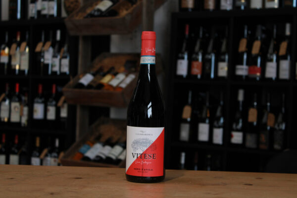 AOC SICILIA Nero d'avola, Vitese - Colomba Bianca